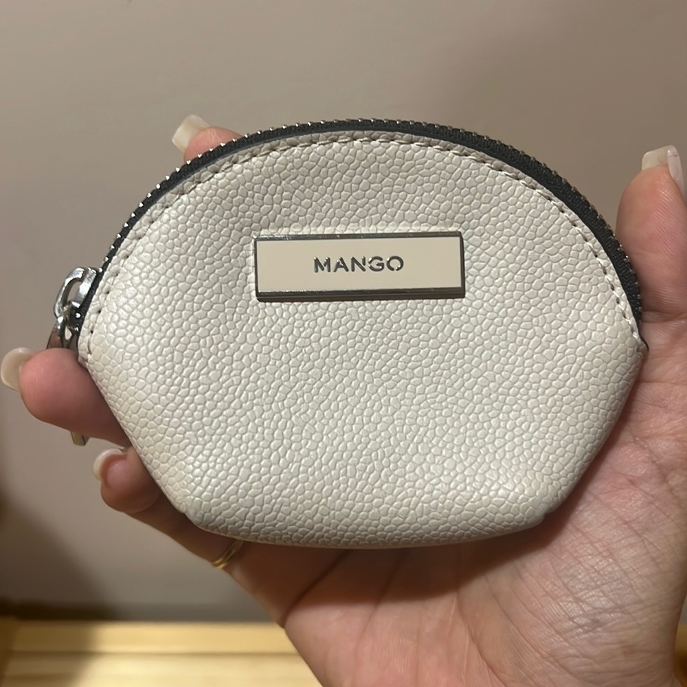 Mango chain money holder
